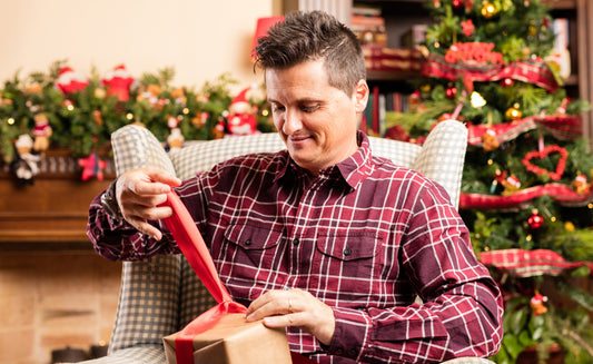 7 Heartfelt Last Minute Christmas Gifts to Show Dad He's Remembered